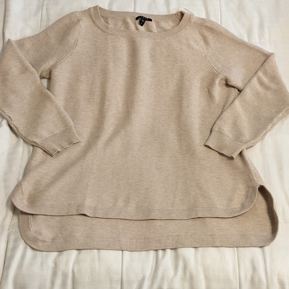 Cyrus cream colored medium weight horizontal ribbed sweater size XL